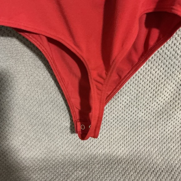 Express Women's LOT (1) Floral Thong Bodysuit & (1) Halter Coral Blouse Sz Small - Picture 11 of 16